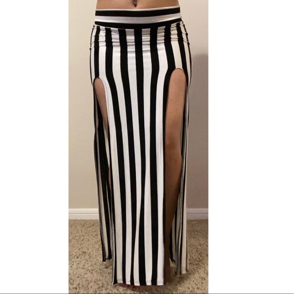 Stripped skirt